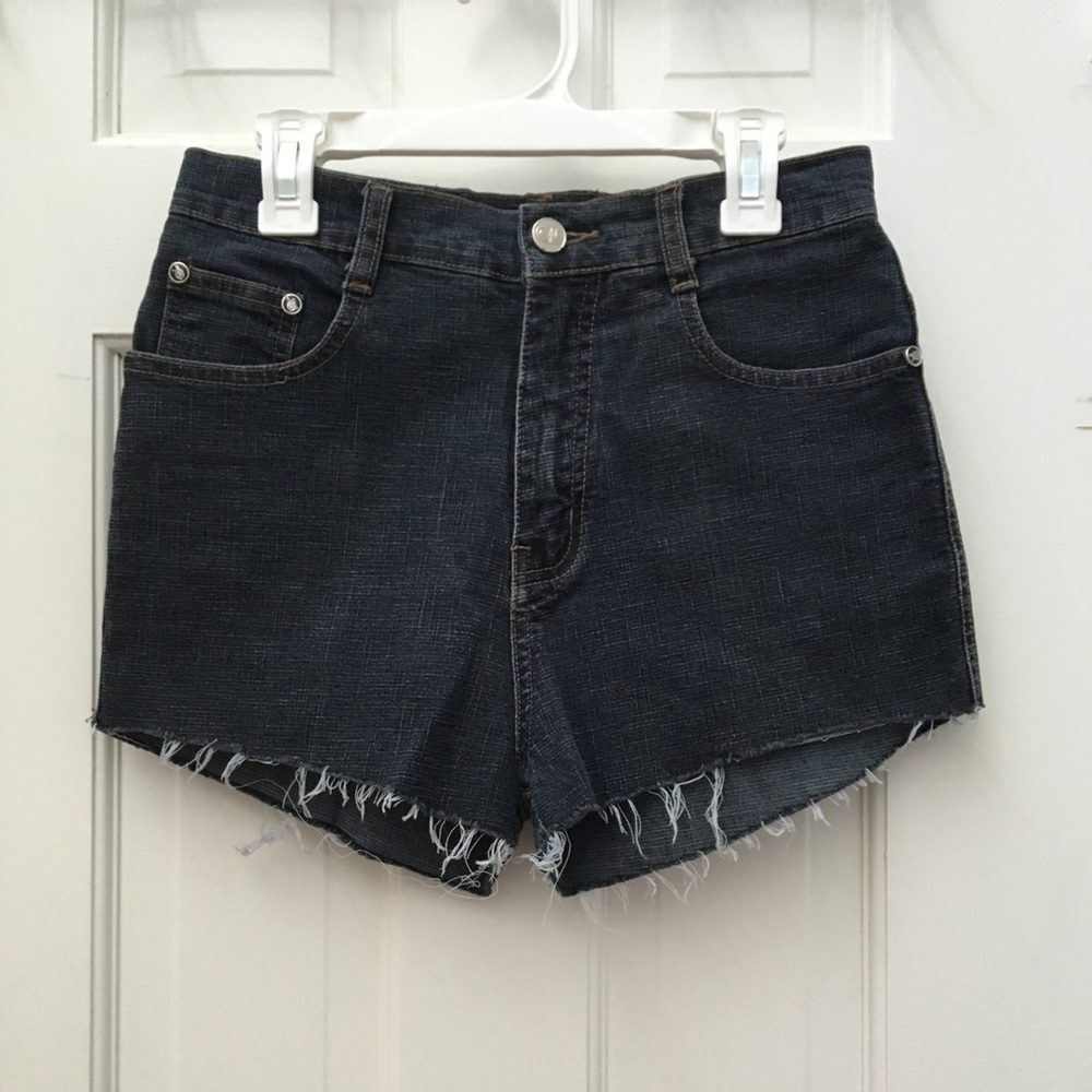 RAW EDGE HIGH-WAISTED SHORTS